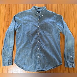 J. Crew Chambray Casual Button-Down Shirt (Large)